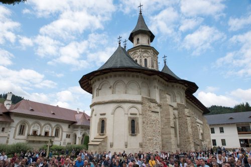 Mănăstirea Putna, un rug aprins de 550 de ani  Poza 56505