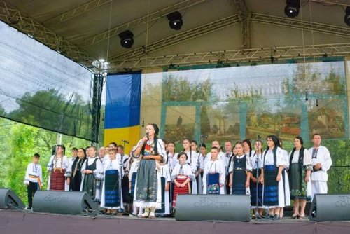 Sărbătoarea românilor pe Muntele Găina  Poza 56323