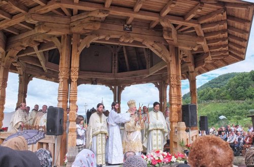 Hramuri și slujiri arhierești la sărbătoarea Sfântului Proroc Ilie  Poza 56159