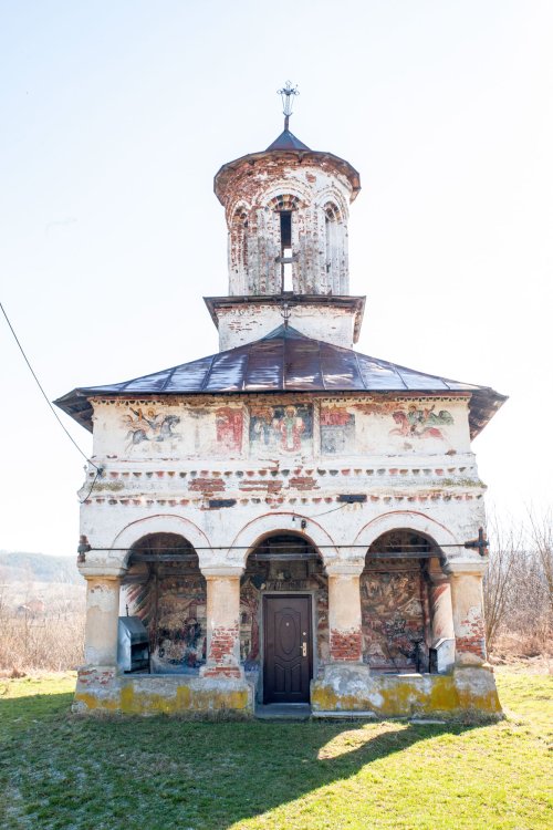 Două biserici cu istorie seculară Poza 55730