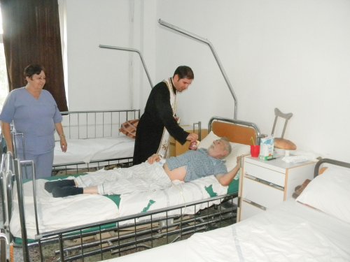 Rugăciuni pentru bolnavii spitalului din Moldova Nouă Poza 55678