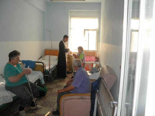 Rugăciuni pentru bolnavii spitalului din Moldova Nouă Poza 55679