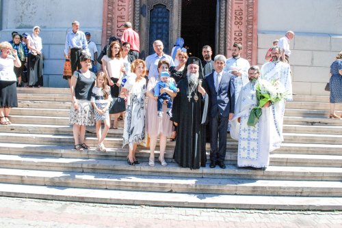 Liturghii arhiereşti  în Mitropolia Olteniei Poza 54862