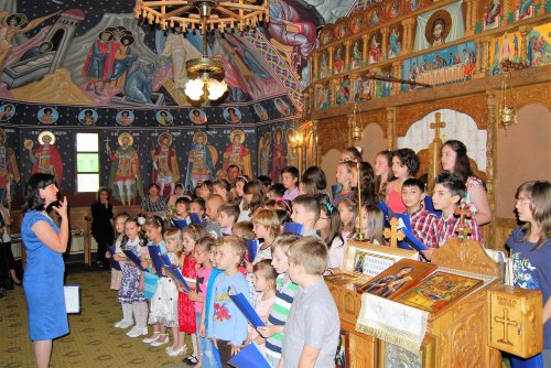 Activități cu copiii în Arhiepiscopia Alba Iulia Poza 54743