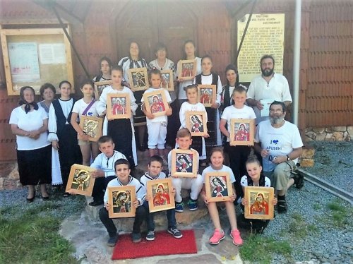 Activități cu copiii în Arhiepiscopia Alba Iulia Poza 54744