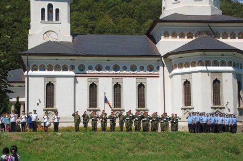 Biserica şi Armata, împreună pentru cinstirea eroilor Poza 54581