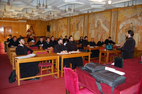 Formarea continuă a preoților din Mitropolia Banatului Poza 53824