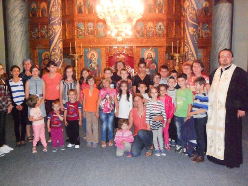 Activităţi catehetice şi tabere în Arhiepiscopia Râmnicului Poza 53267