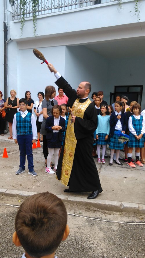 Deschiderea oficială a Liceului Pedagogic Ortodox „Anastasia Popescu” din București Poza 53010