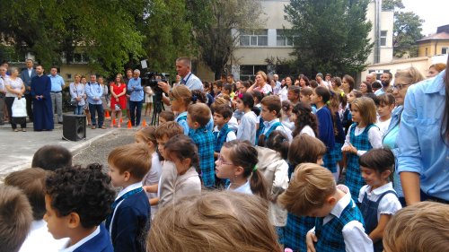 Deschiderea oficială a Liceului Pedagogic Ortodox „Anastasia Popescu” din București Poza 53012