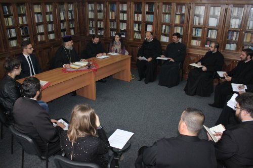 Întrunire cu responsabilii birourilor de cateheză din Arhiepiscopia Dunării de Jos Poza 50745