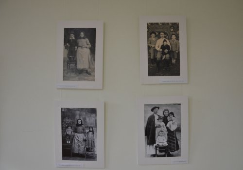 Expoziția „Imagini de familie dintr-o insulă de românitate”, la Timișoara Poza 50660