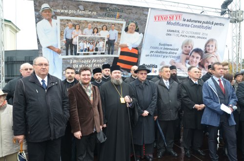 Adunare publică pentru susținerea familiei tradiționale la Oradea Poza 50546