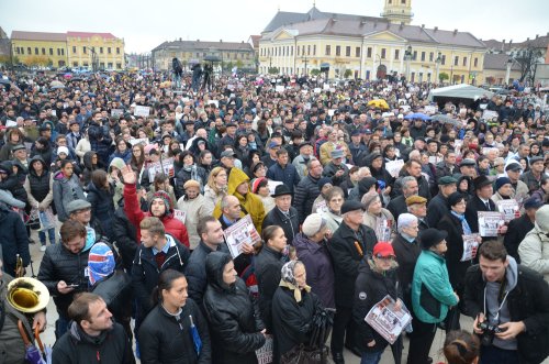 Adunare publică pentru susținerea familiei tradiționale la Oradea Poza 50549