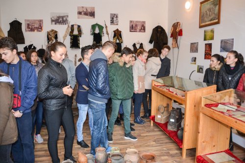 Întâlnirea tinerilor ortodocși din Caransebeș la Teregova Poza 49988