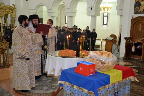 Rugăciune pentru Arhiepiscopul Justinian, la Caransebeș Poza 49644