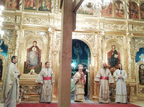 Zile de sărbătoare şi Liturghii arhierești în Mitropolia Banatului Poza 49149