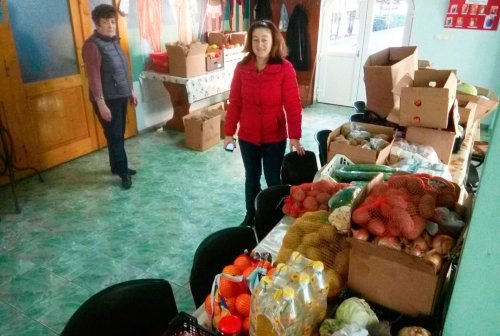 Fructe și legume oferite centrelor parohiale din Sibiu şi Deva Poza 48882
