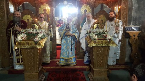 Slujbă arhierească la Mănăstirea Bogdana din Rădăuţi Poza 48035