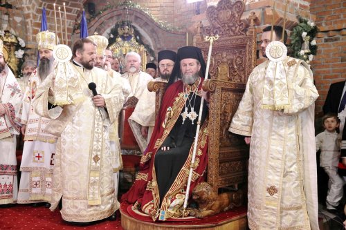 Întronizarea noului Episcop al Maramureșului și Sătmarului Poza 46981