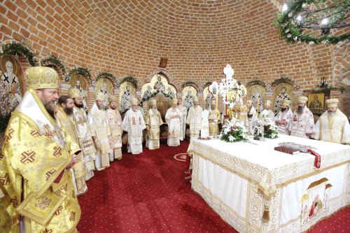 Întronizarea noului Episcop al Maramureșului și Sătmarului Poza 46983