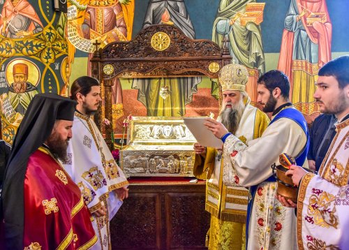 Liturghii arhiereşti în Mitropolia Olteniei Poza 46426