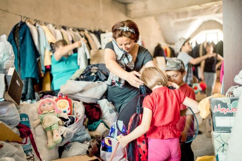 Haine pentru copiii săraci din Republica Moldova Poza 46028