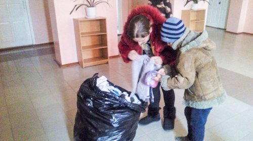 Haine pentru copiii săraci din Republica Moldova Poza 46031