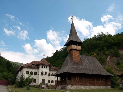 Hramuri de tradiţie în Oltenia Poza 46000