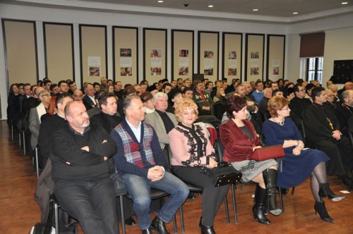 Conferință despre „Identitatea și unitatea românilor”, la Zalău Poza 45476