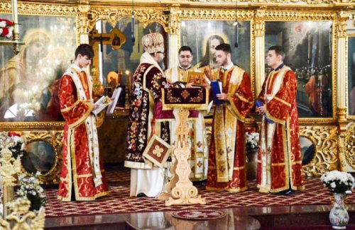 Seminariile teologice din Muntenia și-au serbat ocrotitorii Poza 45325