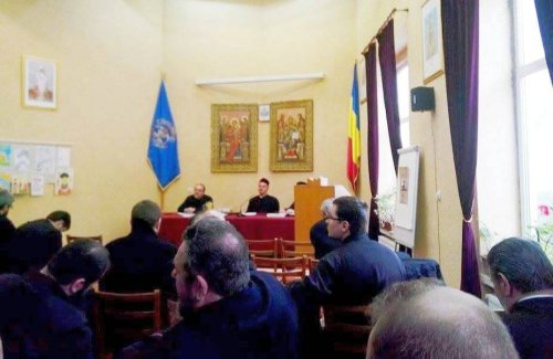 Conferinţă la Braşov despre Sfântul şi Marele Sinod Ortodox Poza 44885