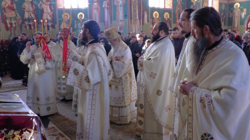Două hirotonii oficiate de IPS Părinte Arhiepiscop Pimen la Mănăstirea Sihăstria Putnei Poza 44618