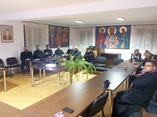 Sesiune de formare continuă pentru preoți la Avrig Poza 44375