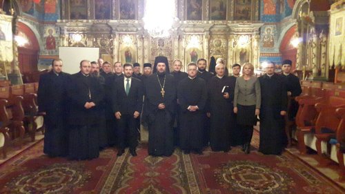 Evocarea apărătorilor Ortodoxiei în Parohia Secusigiu Poza 44209