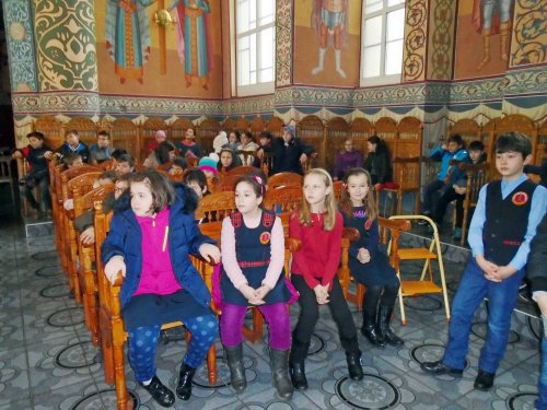 „Masa prieteniei” pentru elevii şcolii clujene „Constantin Brâncuși”  Poza 44029