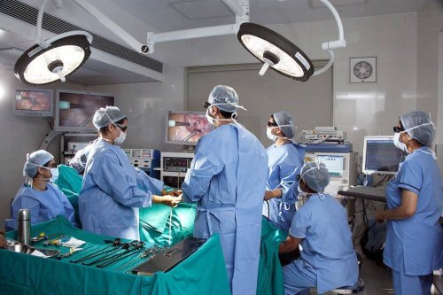 Operații asistate de robot la Spitalul Militar Poza 44075