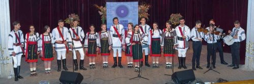 Grupul vocal tradiţional „Ai lui Ştefan, noi oşteni“, la Festivalul „Mărţişor 2017“ - Cernăuţi Poza 43265