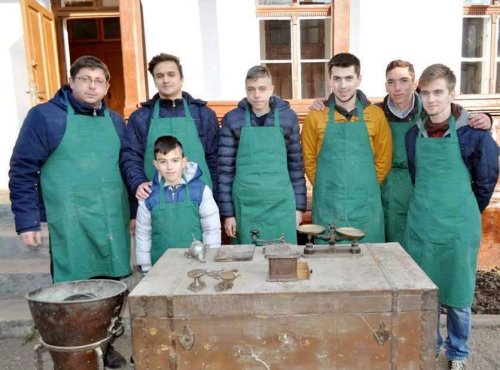 Proiect de restaurare a odoarelor bisericești de la Feldioara, județul Brașov      Poza 43272