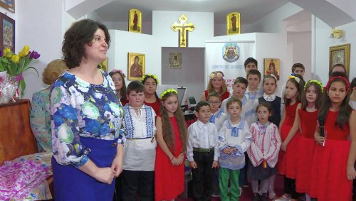 Serbare dedicată mamelor la Centrul de zi „Sfânta Sofia” Poza 43295