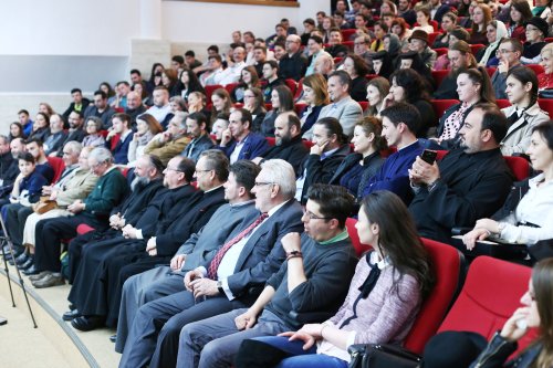 PS Siluan al românilor din Italia a conferențiat la Sibiu Poza 42336