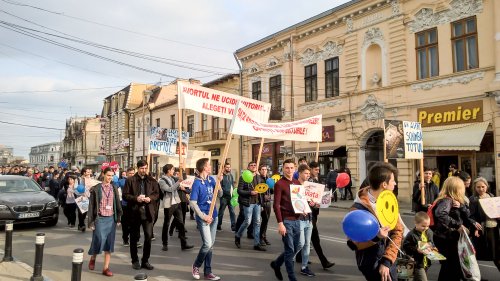 Marşul pentru viaţă în Mitropolia Olteniei Poza 42225