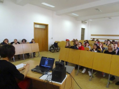 Workshopul „Integrarea copilului cu autism în comunitate“, la Bacău Poza 41487
