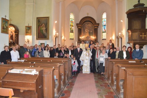 Sărbătoarea Învierii Domnului la românii ortodocşi din Ungaria Poza 40958
