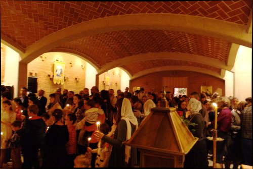Hram la Biserica „Sfântul Gheorghe” din Barcelona Poza 40546