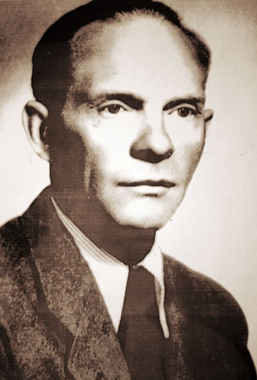 Ion Colan, fondatorul muzeului Prima Şcoală Românească din Şcheii Braşovului Poza 40126