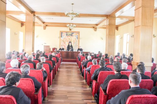 Conferinţă pastoral-misionară în Protoieria Craiova Sud Poza 39222