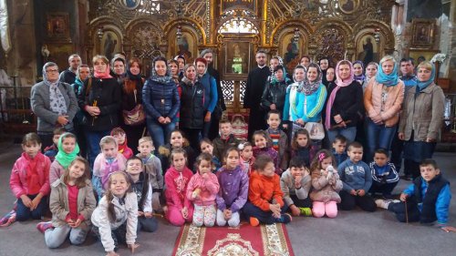 Activitate cu copiii de la Programul „Sfântul Stelian”, Bistrița Poza 39160