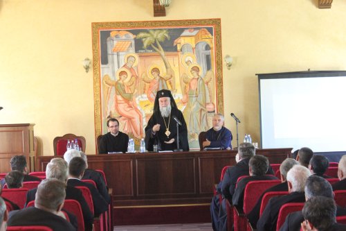 A treia conferinţă preoţească în Arhiepiscopia Craiovei Poza 39076