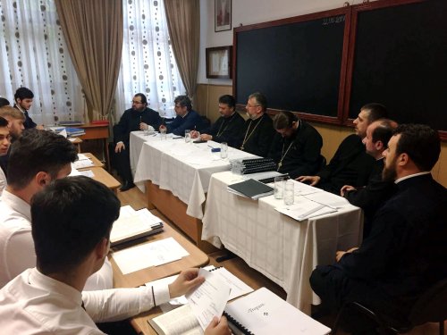 Admitere și examen de atestat la Seminarul din București Poza 38828